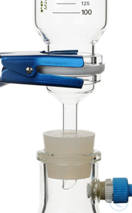 Lower part, flange and outlet tube, for filtration unit