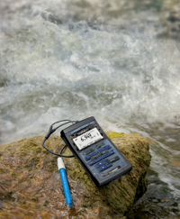 pH 3310, Professional, field proven pH/mV-meter with backlit graphic display,...